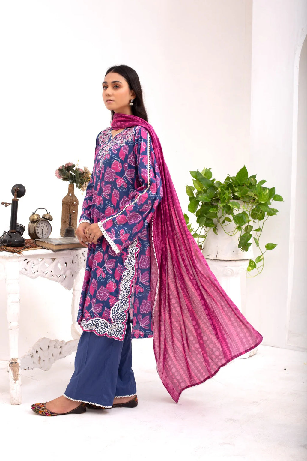 LIMEBLUSH | SS-1011 – Red Lawn Farshi Shalwar Kurta Set