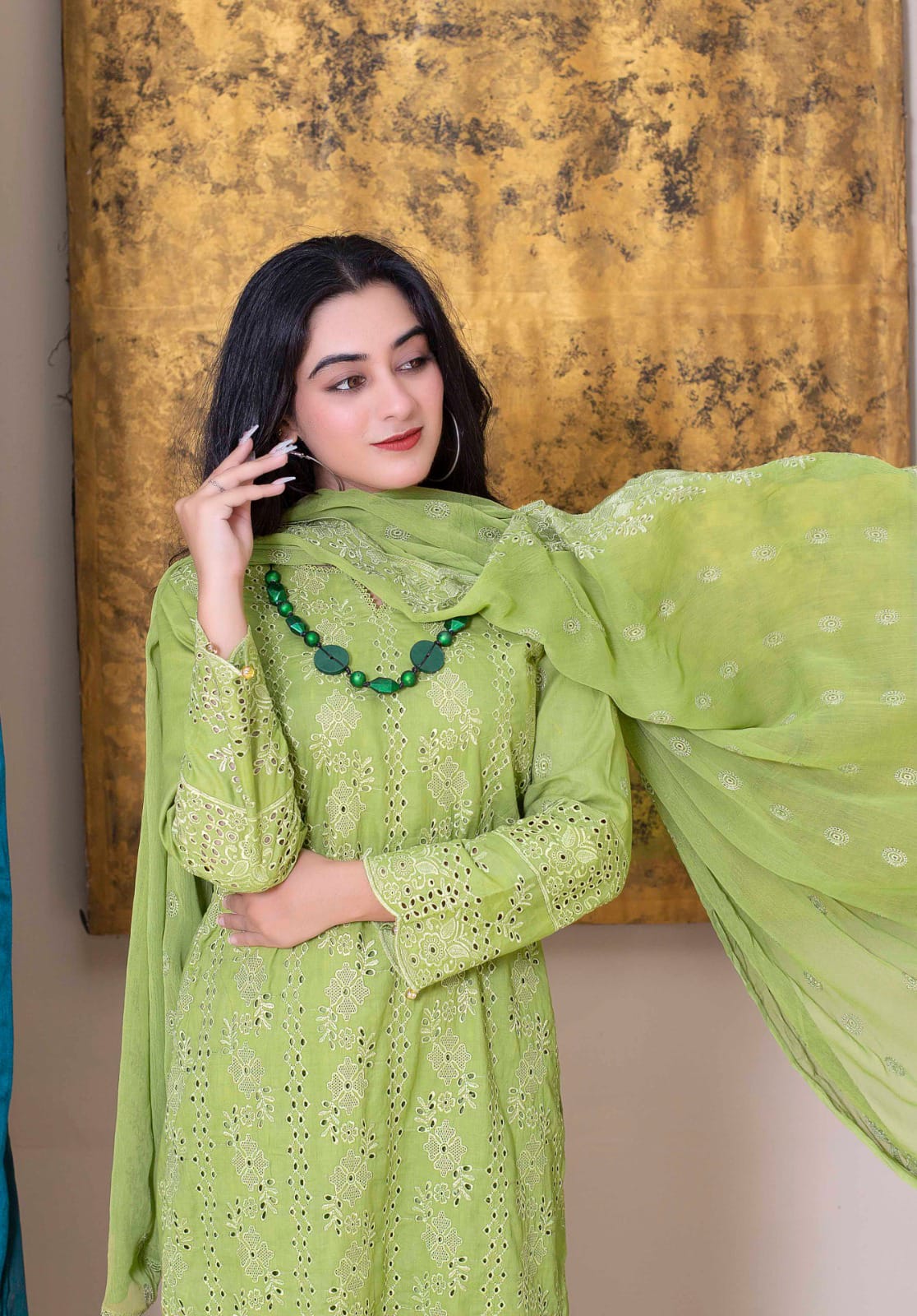 TRENDY TWIST | SS-1001 – Elegant Schiffli Lawn Kurta Set