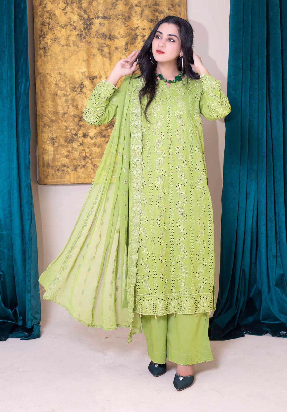 TRENDY TWIST | SS-1001 – Elegant Schiffli Lawn Kurta Set