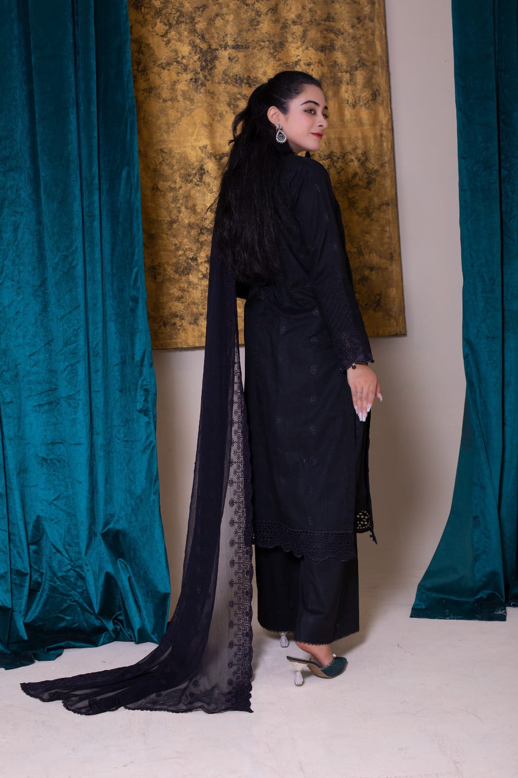 BOLD BEAUTY | SS-1003 – Elegant Schiffli Kurta Set